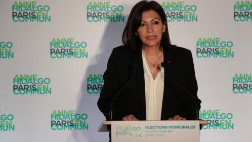 Coronavirus : Anne Hidalgo appelle à 