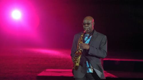 Mort de Manu Dibango : plusieurs personnalités rendent hommage au saxophoniste