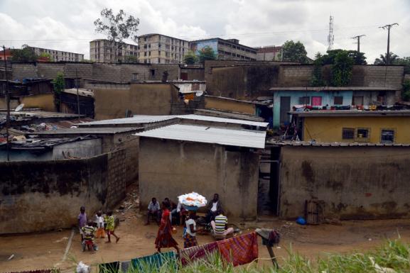 Zone d\'habitation à Abidjan. Photo prise le 20 mai 2015.