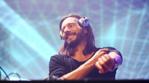 Pourquoi DJ Bob Sinclar, roi du mix énergique, est devenu essentiel en temps de confinement