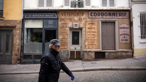 Paris : le temps s'est arrêté à l'Occupation dans une rue depuis le confinement