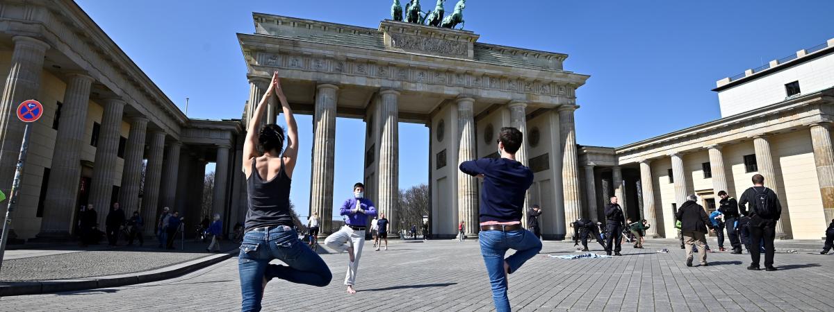 Les règles de confinement sont parfois moins restrictives ailleurs en Europe, comme ici à Berlin (Allemagne), le 5 avril 2020.&nbsp;