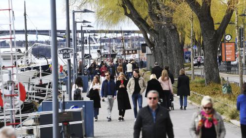 Coronavirus : la Suède s'interroge sur sa stratégie de non confinement