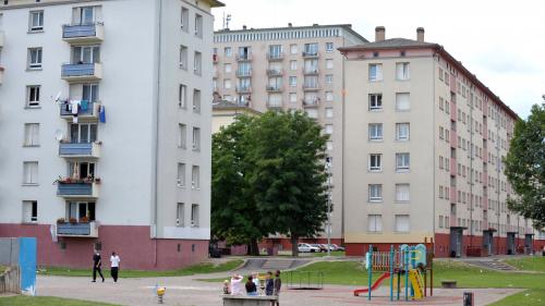 Strasbourg : des poubelles incendiées et des cocktails Molotov lancés contre le poste de police la nuit dernière