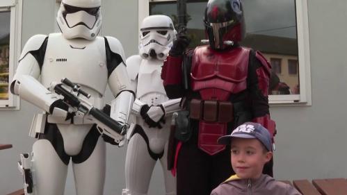 Des gendarmes déguisés en héros de Star Wars pour les enfants de soignants