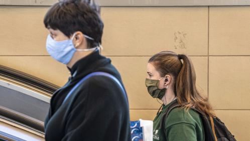 En Hongrie, les épreuves du bac et du brevet commencent en plein pic de l'épidémie de Covid-19