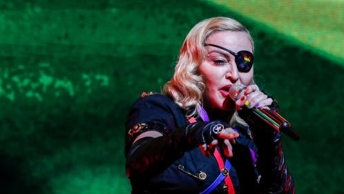 Coronavirus : la chanteuse Madonna affirme avoir été contaminée par le Covid-19 lors de sa tournée parisienne en février