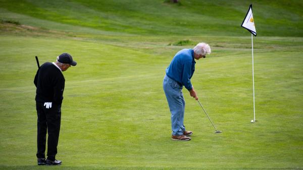 Marquage au sol, gel hydroalcoolique : les golfeurs aussi s'adaptent aux conditions sanitaires post-confinement