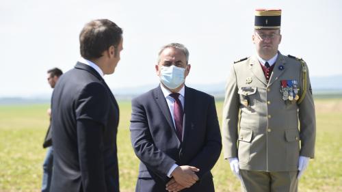 L'Elysée invite les élus à retirer leur masque pendant un hommage à Charles de Gaulle, Xavier Bertrand refuse