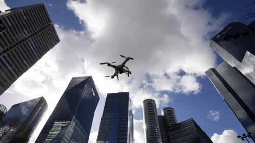 Le Conseil d'Etat suspend l'utilisation des drones pour contrôler le déconfinement à Paris