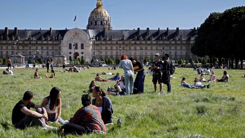 Evacuation de la pelouse des Invalides : 