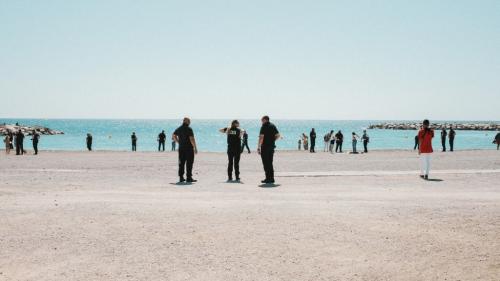 Ces chansons qui font l'actu. La plage, c'est tellement sixties...