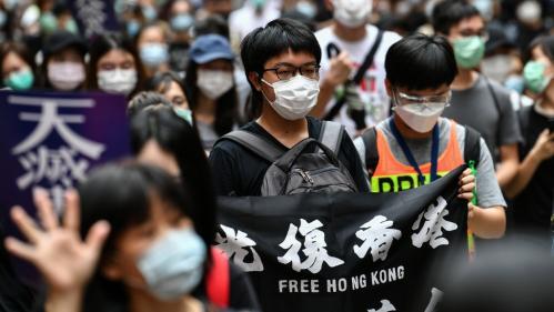 Hong Kong : des centaines d'opposants à Pékin manifestent contre la loi sur la sécurité dans le centre de l'île