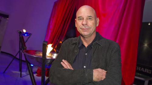 Guy Laliberté, fondateur du Cirque du Soleil, souhaite racheter l'établissement en grande difficulté, cinq ans après en avoir cédé ses parts