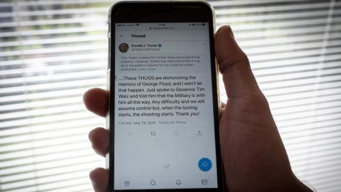 Après un avertissement pour un message trompeur, Twitter signale un tweet de Donald Trump pour 