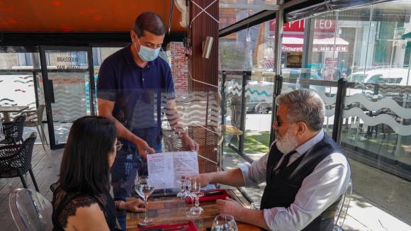 A Strasbourg On Prepare La Reouverture Des Restaurants Et Des Salles En Particulier