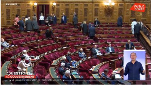 Visites ministérielles : les sénateurs LR quittent l'hémicycle en signe de protestation