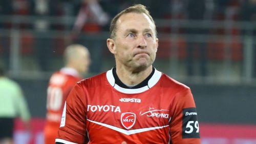 Foot : Jean-Pierre Papin, Ballon d'or et ex-coach du RC Lens, va entraîner Chartres