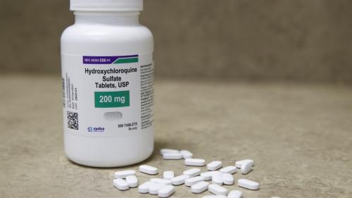 Hydroxychloroquine : trois des auteurs de l'étude controversée se rétractent, 