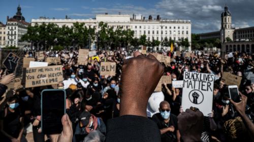 Le racisme en France est un 