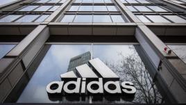 Guerre en Ukraine : Adidas suspend son partenariat avec la Fédération russe de football