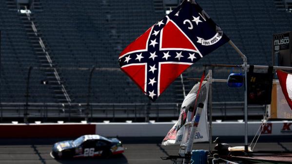 Racisme : la Nascar interdit le drapeau des confédérés sur ses circuits