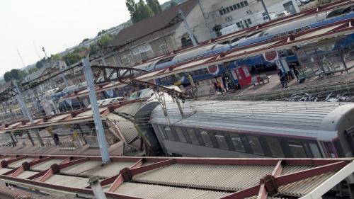 La SNCF et un cheminot renvoyés en correctionnel après le déraillement d'un train à Brétigny-sur-Orge