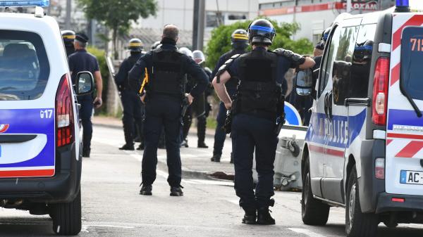 Vrai ou Fake : des armes de guerre ont-elles été brandies à Dijon ?