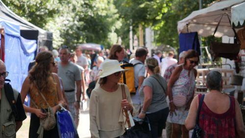 Coronavirus : la mairie de Lille veut maintenir sa célèbre Braderie en septembre