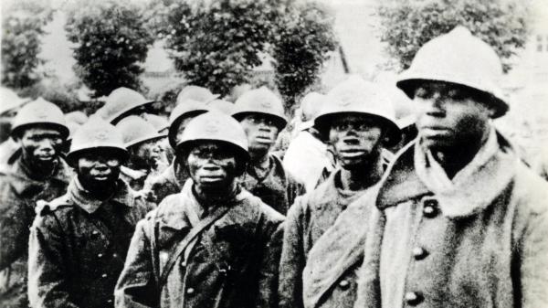 En juin 1940, des milliers de combattants africains ont été assassinés en France par l'armée allemande