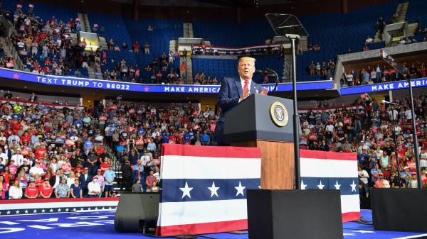 Présidentielle américaine : en meeting, Donald Trump ne fait pas salle comble