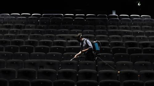 Gel, espacement des sièges, aération des salles... Visite d'un cinéma prêt pour son déconfinement