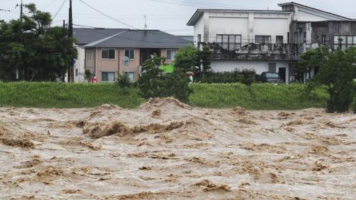 Japon : des pluies diluviennes font craindre un lourd bilan dans le sud du pays