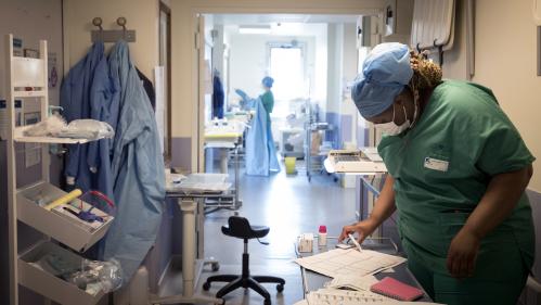 Hôpital : accord avec les syndicats sur la revalorisation des salaires