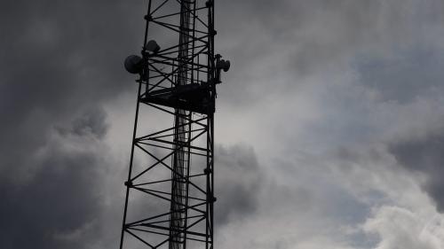 Jura : quatre ans et trois ans de prison ferme pour deux anti-5G qui avaient détruit une antenne-relais