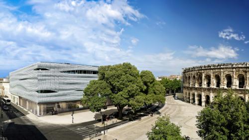 Mômes trotteurs. Échappée belle à Nîmes dans le Gard