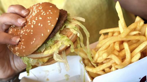 Une journée mondiale de la malbouffe : mal manger peut nous tuer