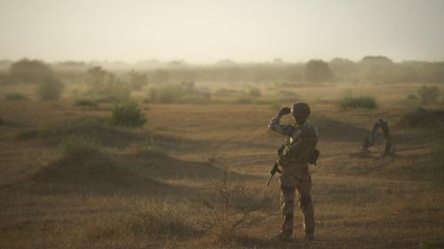 Un soldat français a été tué au Mali dans des combats contre des groupes armés, annonce l'Elysée