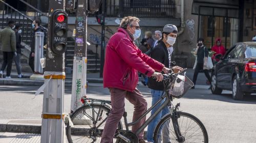 Paris : le casse-tête du port du masque