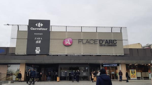 Orléans : un homme interpellé après des coups de feu à l'intérieur d'un centre commercial