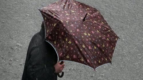 DIRECT. Météo : la vigilance orange aux orages étendue à 47 départements, la canicule se poursuit