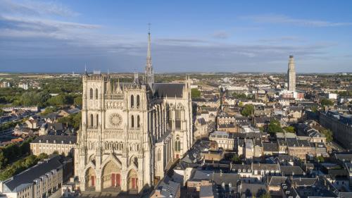 La cathédrale d'Amiens, splendeur de l'architecture gothique, fête ses 800 ans