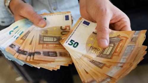 Le brief éco. Les Français accumulent le cash, une menace pour la reprise