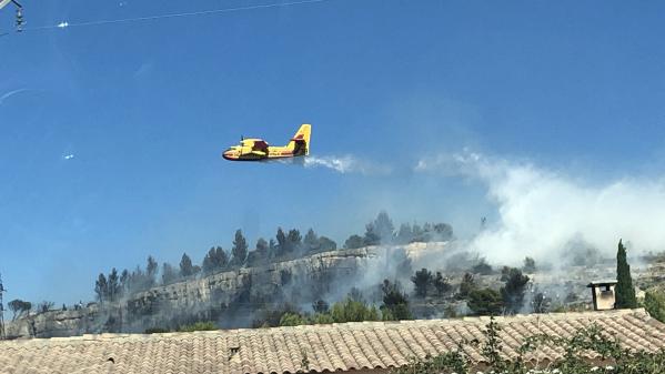 Bouches-du-Rhône : l'incendie à Vitrolles est maîtrisé, l'autoroute A7 a rouvert