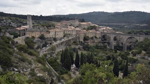 Un été en France. Le village cathare de Minerve dans l'Hérault