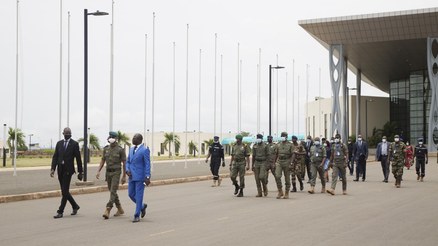 Mali : La Junte Militaire Compte Rester Trois Ans Au Pouvoir Au Sein D ...