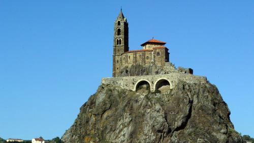 Un été en France. La chapelle d'Aiguilhe au Puy-en-Velay en Haute-Loire