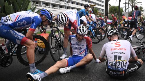 Tour de France 2020 : pluie, nervosité, tracé... Pourquoi autant de chutes lors de la première étape ?