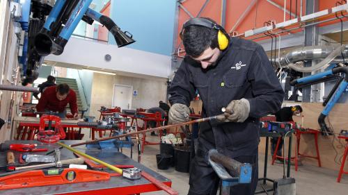 C'est mon boulot. Le gouvernement présente des aides à la reconversion professionnelle