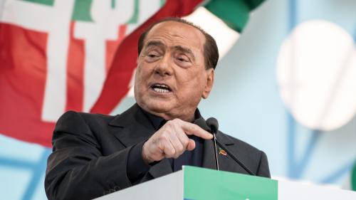 Italie : l'état de Silvio Berlusconi, hospitalisé après avoir été testé positif au Covid-19, est 